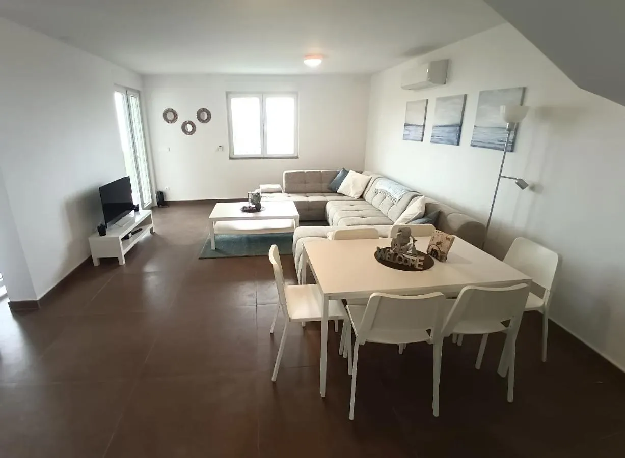 Apartment Searenity Pool Suite - Seafront Krmpote-Vodice Croatia