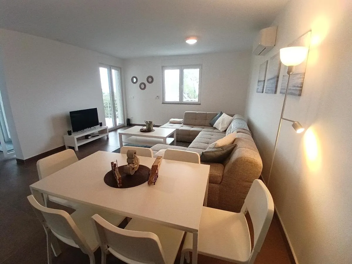 Searenity Pool Suite - Seafront Krmpote-Vodice Croatia
