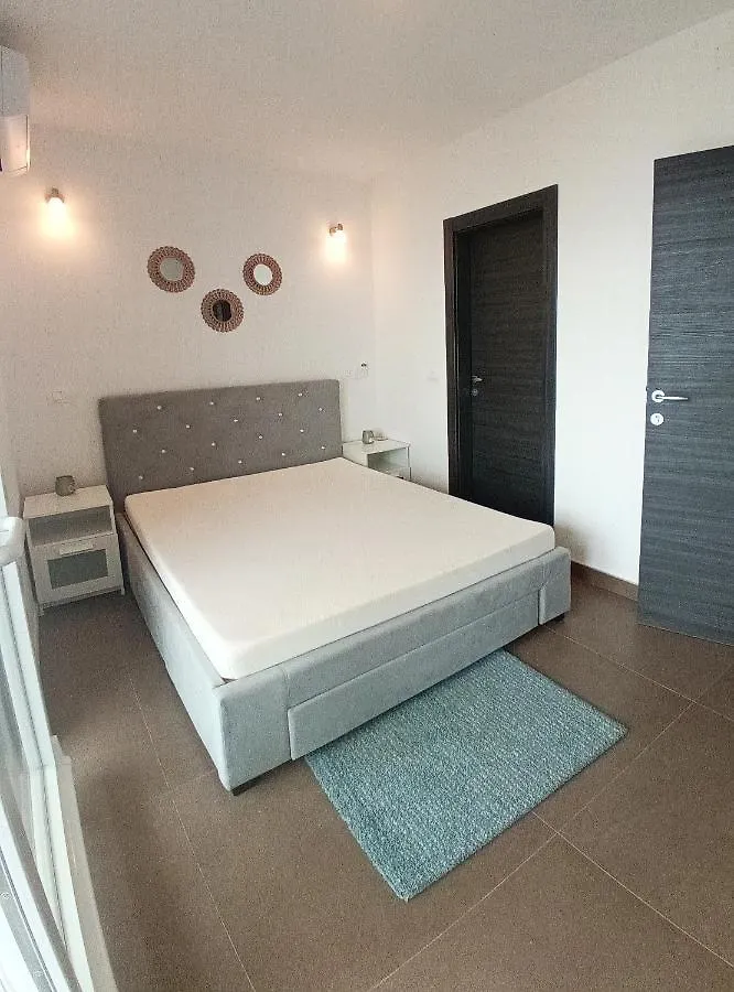 Apartment Searenity Pool Suite - Seafront Krmpote-Vodice